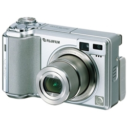 デジタルカメラFinePix E550 FX-E550